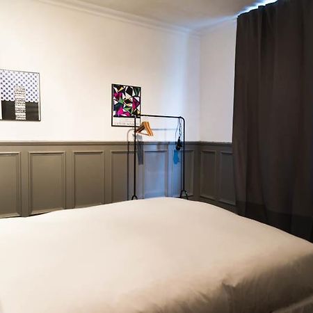 The Thief Hotel Bath Bagian luar foto