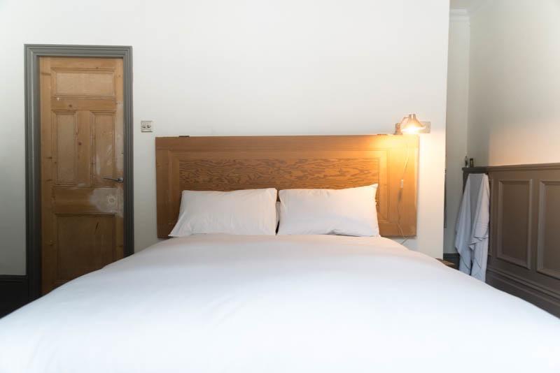 The Thief Hotel Bath Bagian luar foto